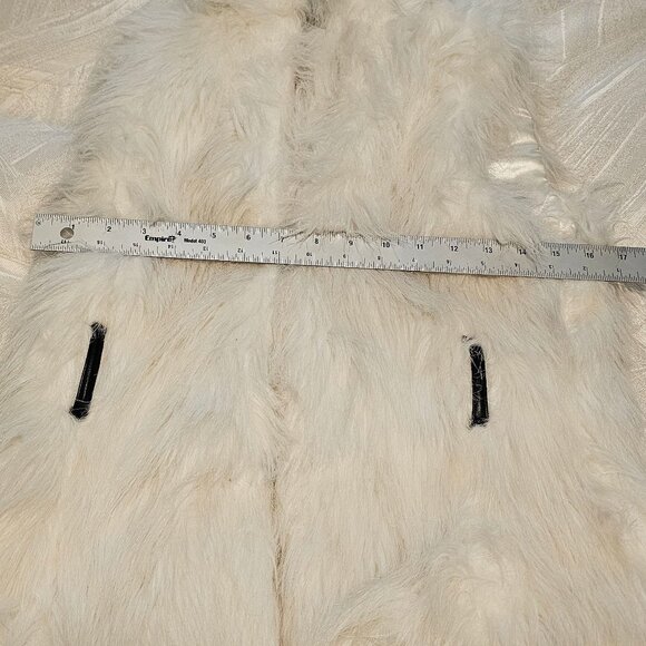 Women’s White Faux Fur Sleeveless Vest, Small/Medium - Picture 5 of 7